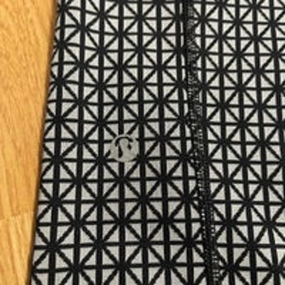 Lululemon Straight-Up Pant in Tri Geo Silver Spoon Black - Picture 4 of 6